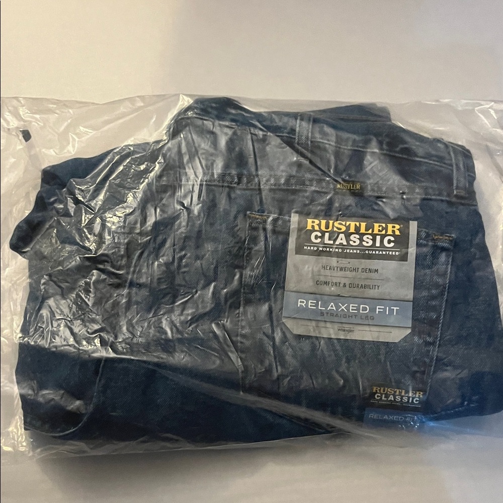 Rustler Classic Relaxed Fit Straight Leg  jeans 42x30